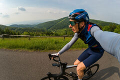 Na kole na Komáří hůrku a zpátky přes Altenberg